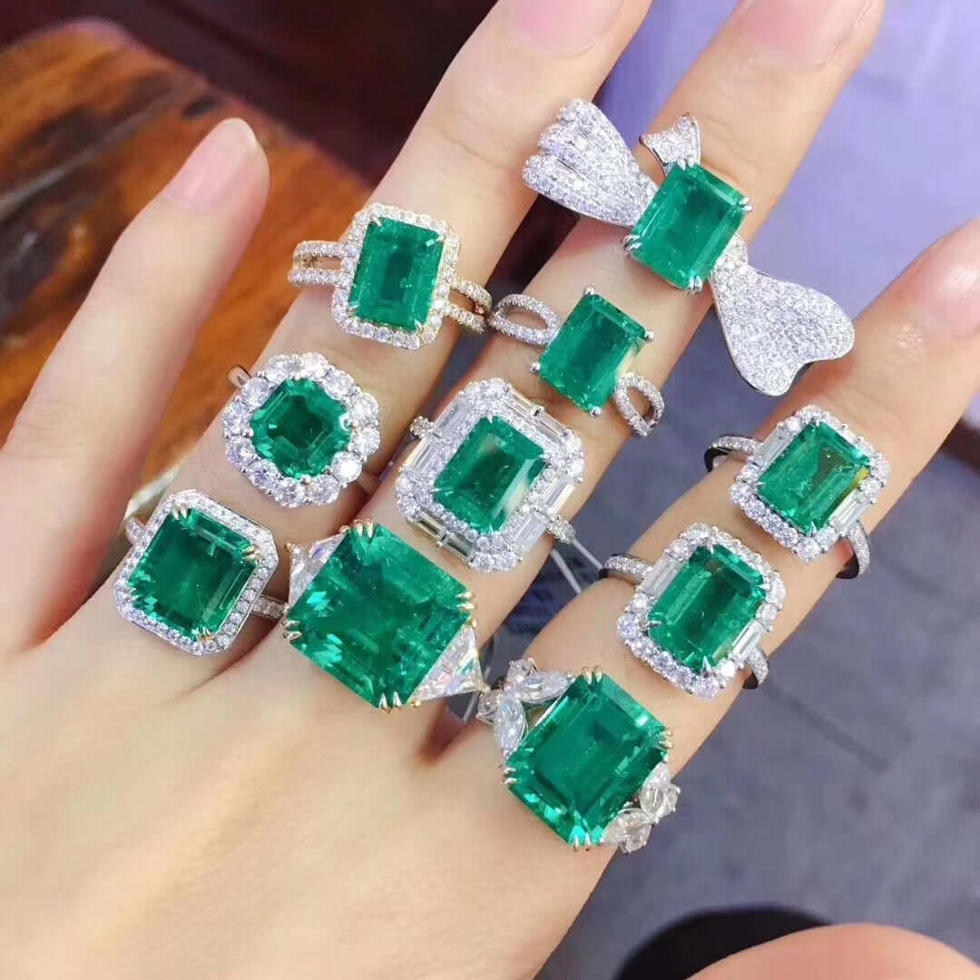 Bague carrée Opulence émeraude Loopily™